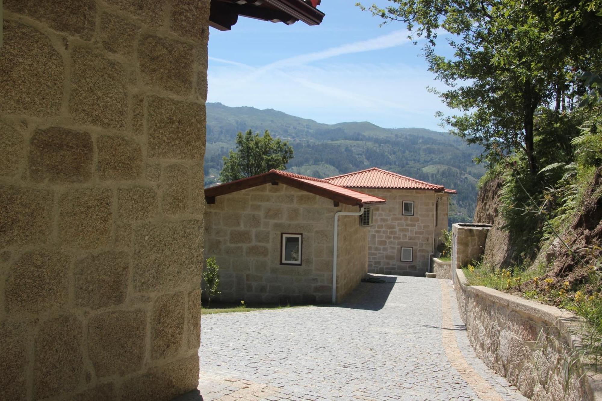 Encostas Da Torre Konuk evi Terras de Bouro Dış mekan fotoğraf