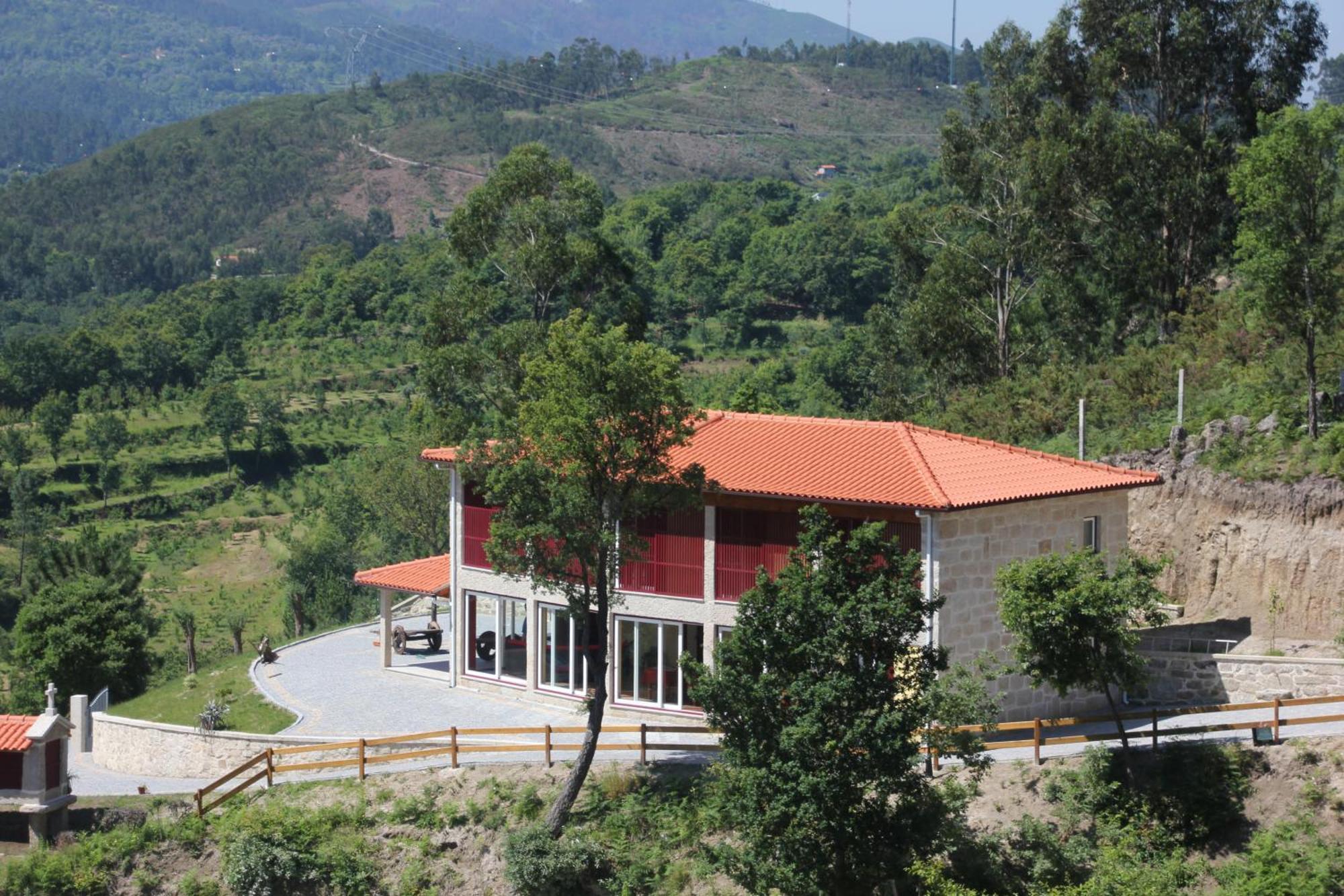 Encostas Da Torre Konuk evi Terras de Bouro Dış mekan fotoğraf